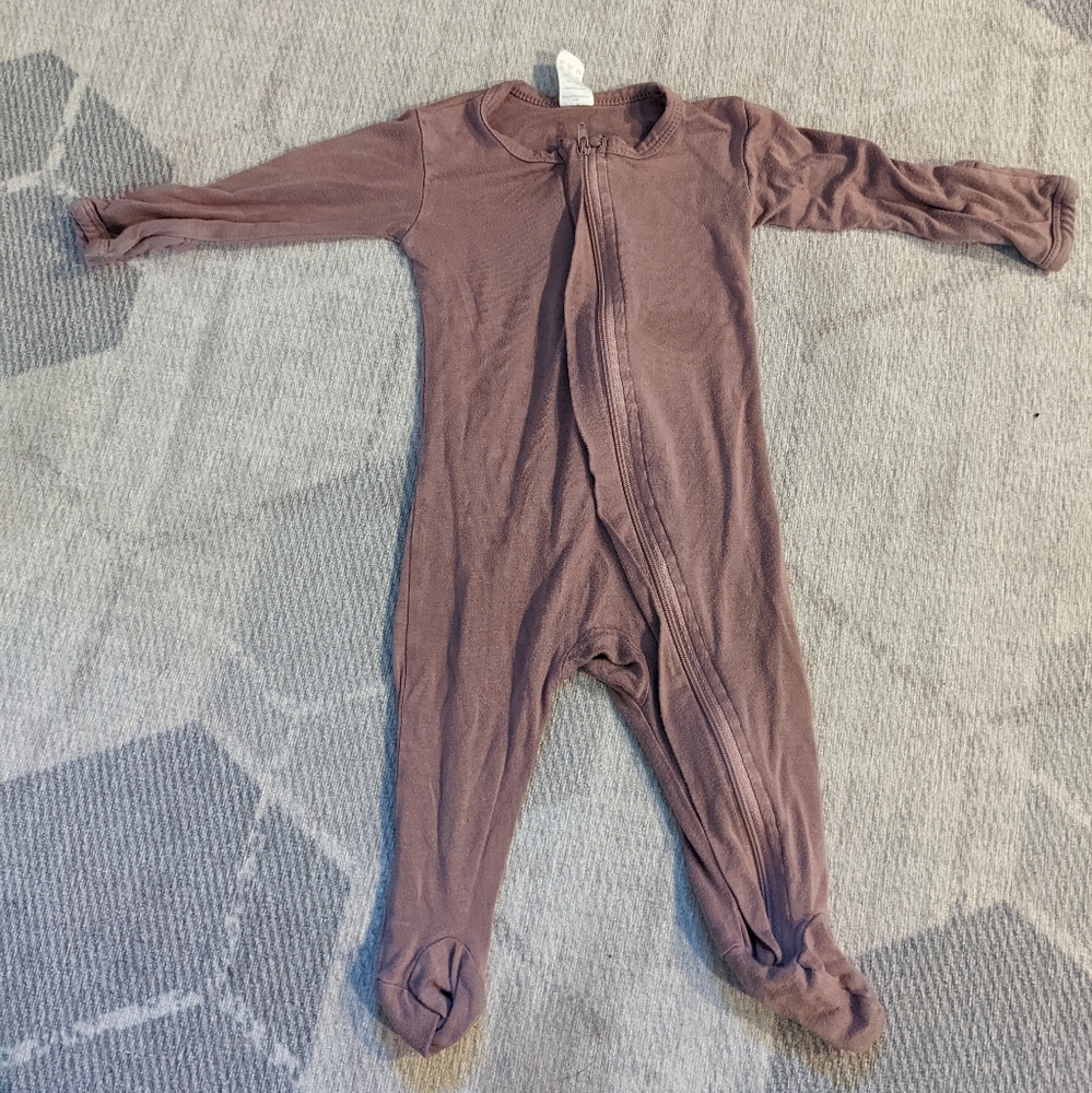 Kate Quinn 3-6 month bamboo zip footie solid mauve